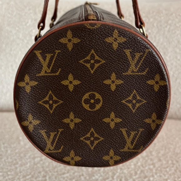 Authentic Louis Vuitton Papillon 30 Monogram - Picture 4 of 16